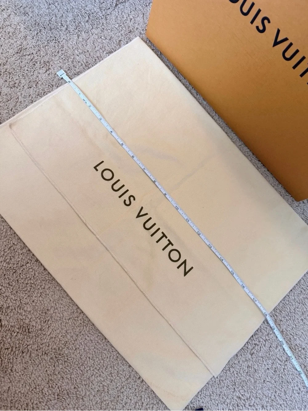 LOUIS VUITTON